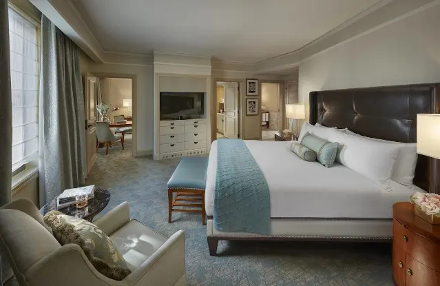 Mandarian Oriental Washington DC Hotels with Indoor Pools