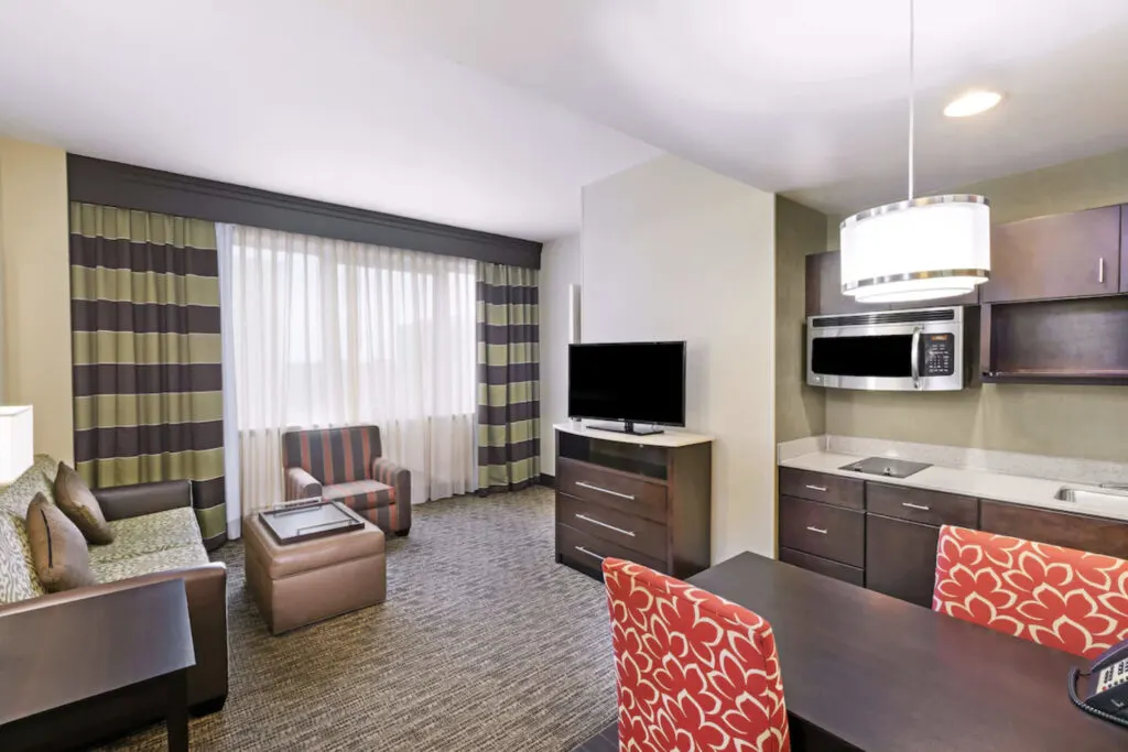 Homewood Suites by Hilton Downtown Dallas hotel with indoor pools and kitchenettes aparthotel