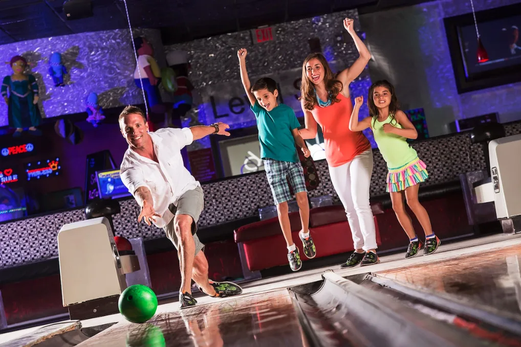 Captain's Quarters Resort Myrtle Beach full service bowling alley 