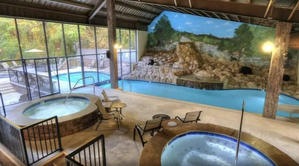 Hotel with indoor pool in Gatlinburg, Edgewater Hotel and Conference Center