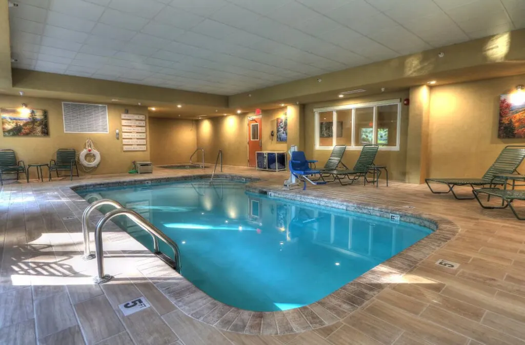 Hotel with indoor pool in Gatlinburg, The Appy Lodge