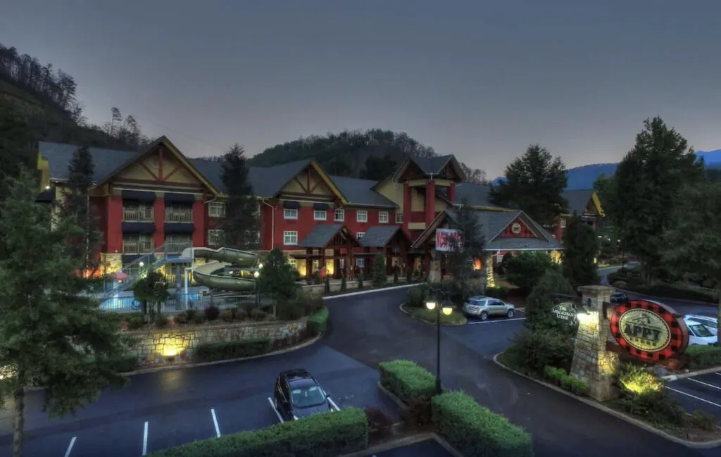 Hotel with indoor pool in Pigeon Forge, Le Conte Hotel and Convention Centre, the exterior