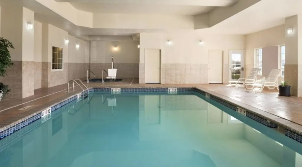 hotels with indoor pools in oklahoma city Country Inn & Suites by Radisson, Quail Springs