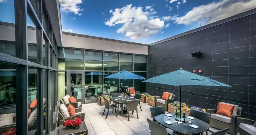 outdoor terrace at Baltimore hotel Hyatt Place Baltimore/Inner Harbor 