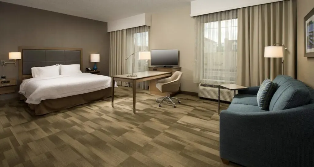large hotel room at Hampton Inn & Suites Baltimore North/Timonium 