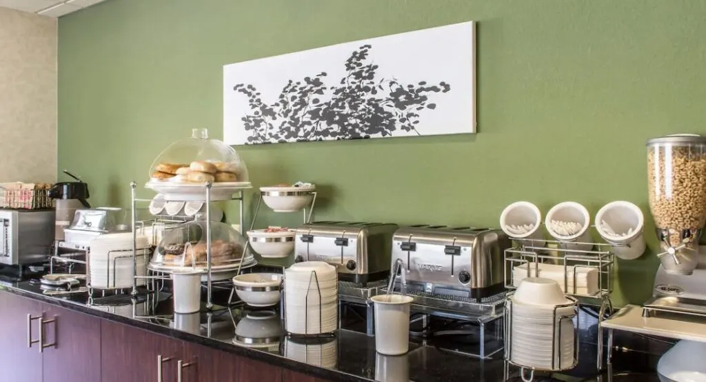 complimentary freek breakfast buffet at hotel with indoor pool Sleep Inn & Suites of Lancaster County