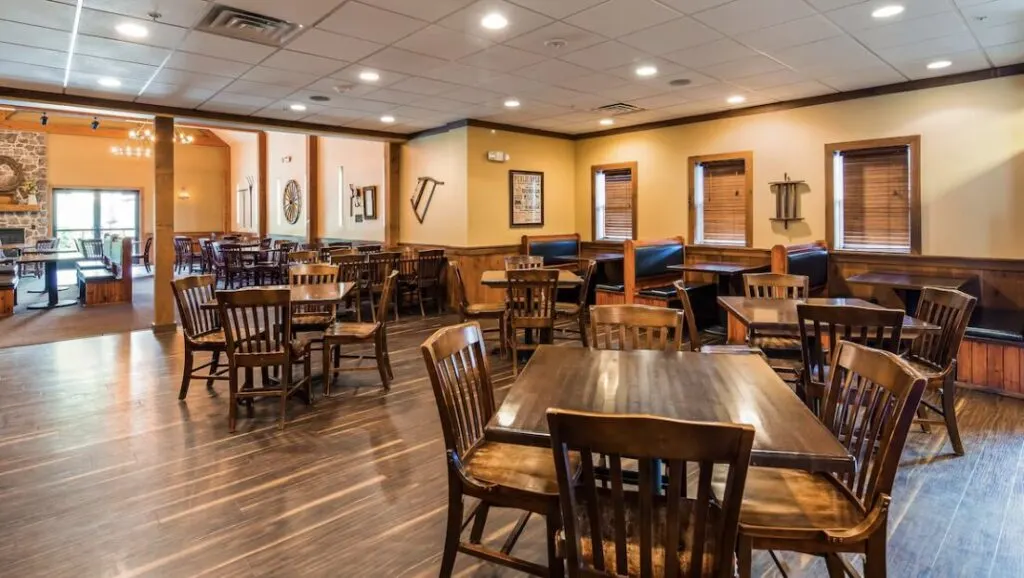 dining area at Best Western Plus Intercourse Village Inn & Suites 