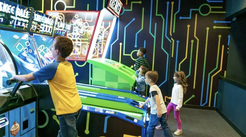 game area arcade for kids at Cartoon Network Hotel