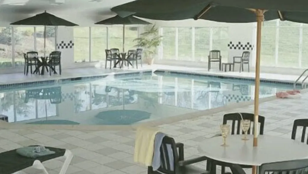 Country Inn & Suites by Radisson one of the hotels with indoor pools in Lancaster PA with large windows