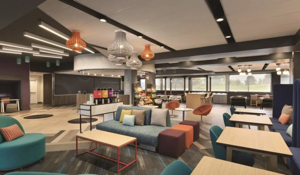 modern and cool hotel lobby at Tru by Hilton Lancaster East